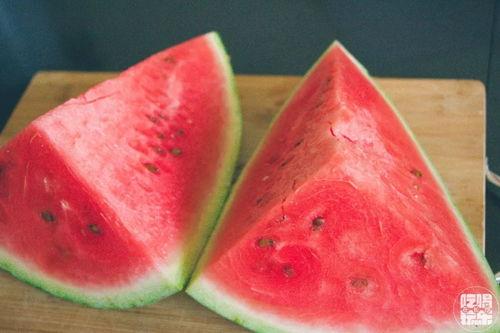 长沙滨江吃瓜,夏日吃瓜盛宴，畅享悠闲时光