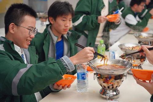 二十届高考吃瓜,二十届学子吃瓜大揭秘