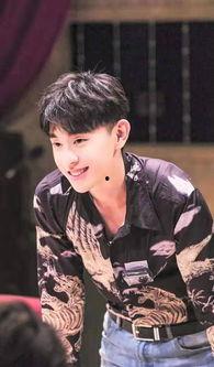 爆料吃瓜邓伦,娱乐圈的瓜田,谁主沉浮?