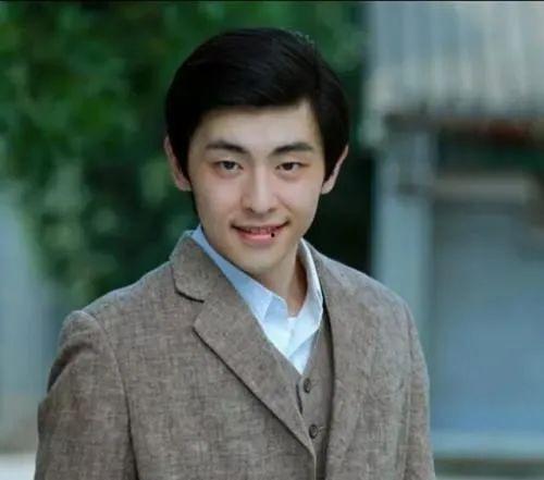 爆料吃瓜邓伦,娱乐圈的瓜田,谁主沉浮?